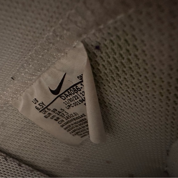 Nike Blazer Mid youth size 6.5 shoes - Picture 13 of 14